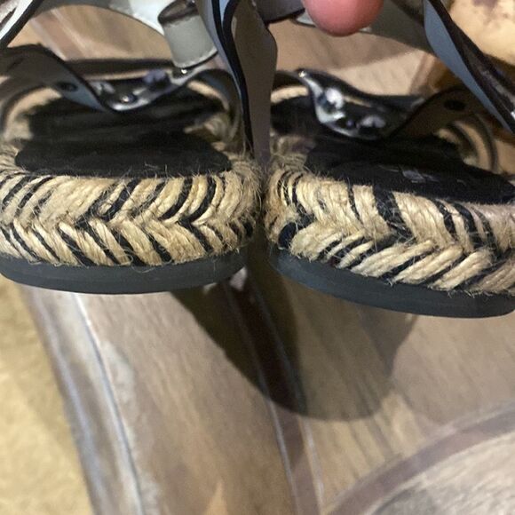 ❤️ Naked Feet “Arko” Leather Jeweled Sandals ❤️ - Picture 7 of 8